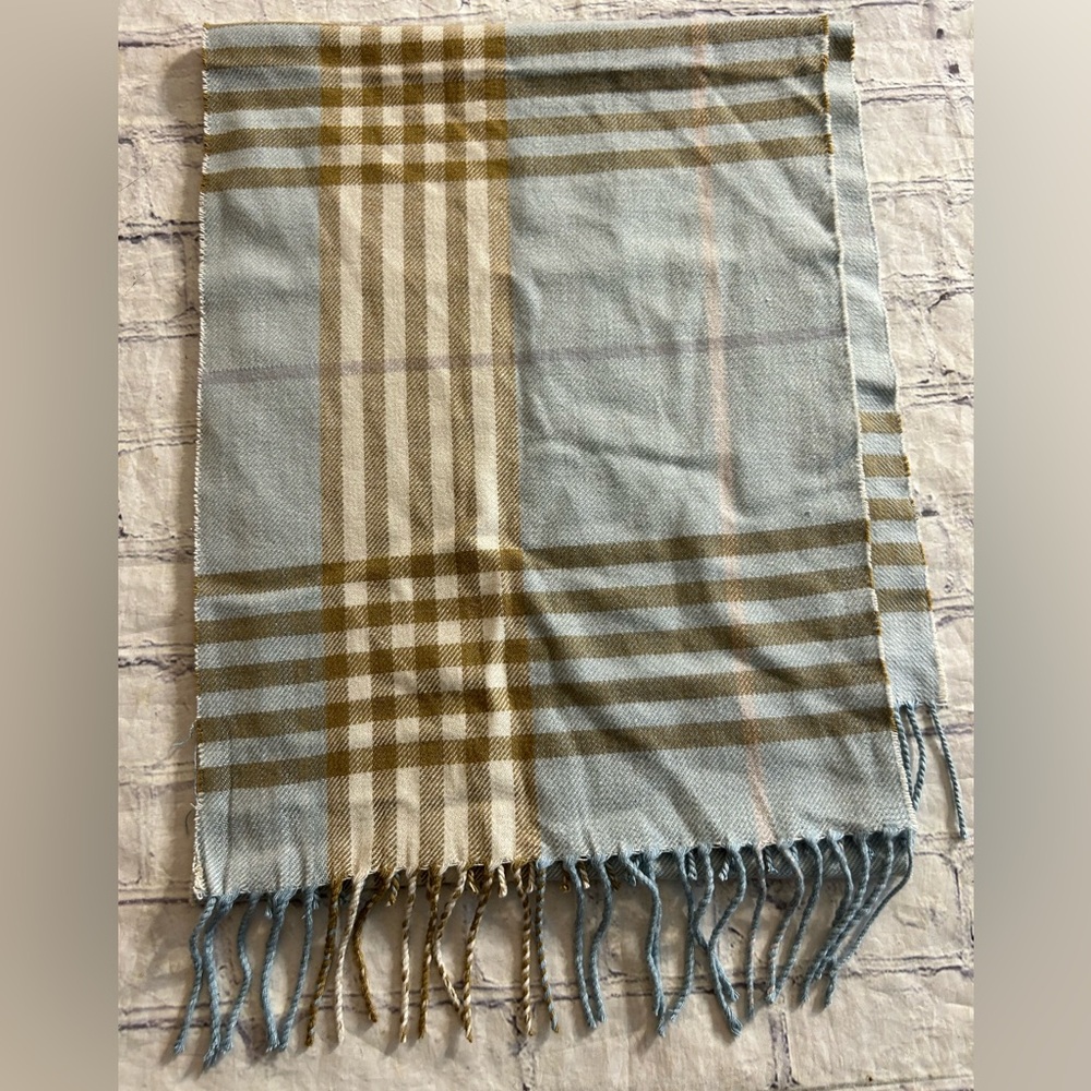 SCOTLAND 100% CASHMERE LIGHT BLUE/TAN/CREAM PLAID WITH FRINGE OBLONG SCARF O/S